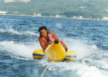 �S���̃o�i�i�V�[��